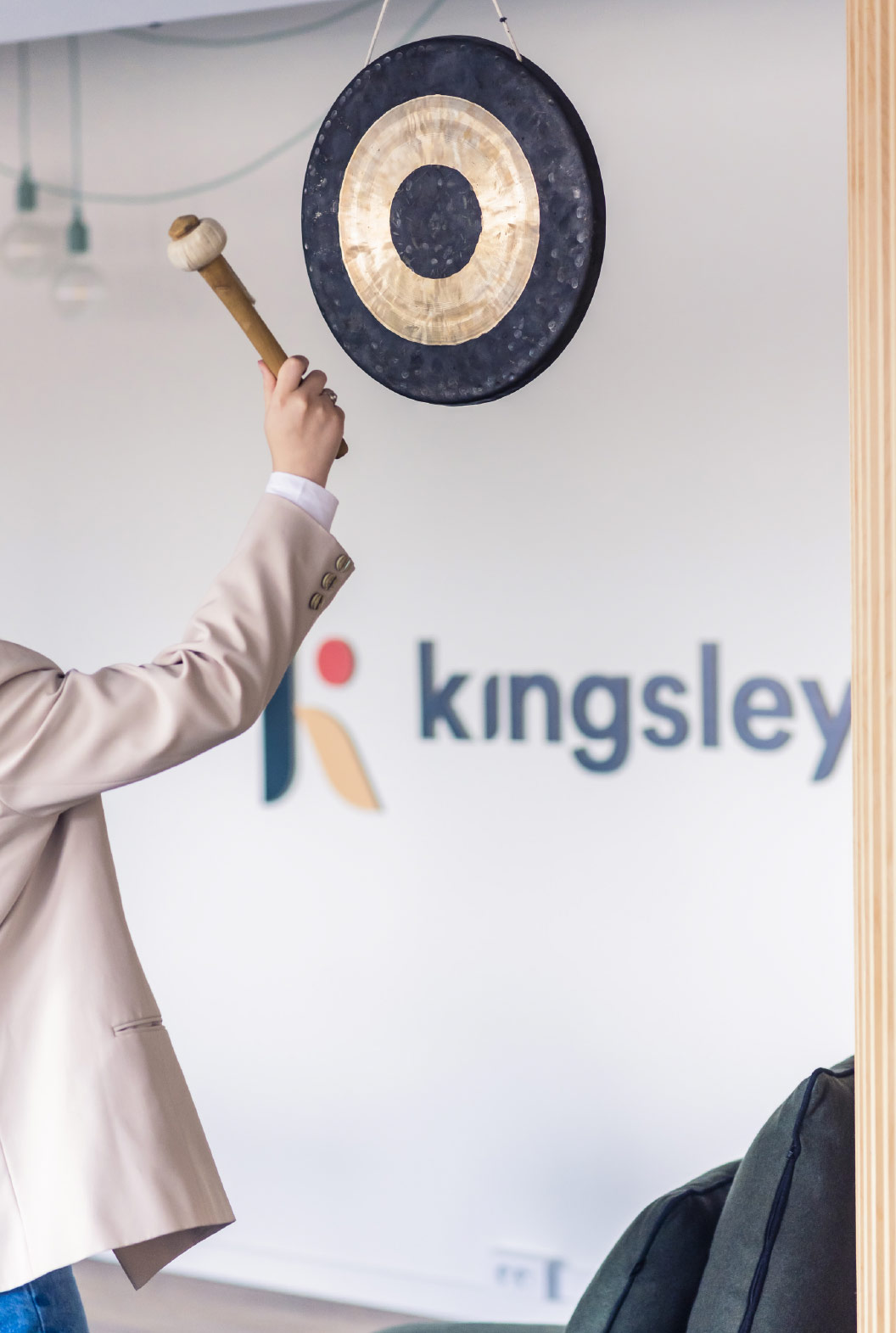 Kingsley partner chasseur de tête recrutement belgique benelux rebranding identité graphique agence de communication branding fiftyfifty